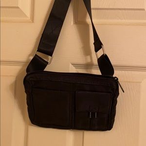 Express zippered nylon pouch